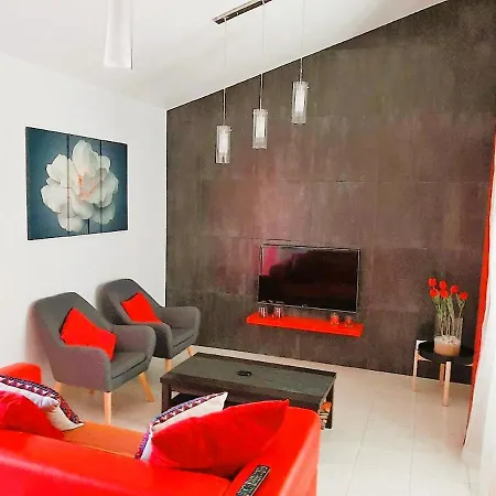 Flat 2 Bedrooms Palmeira 아파트 *